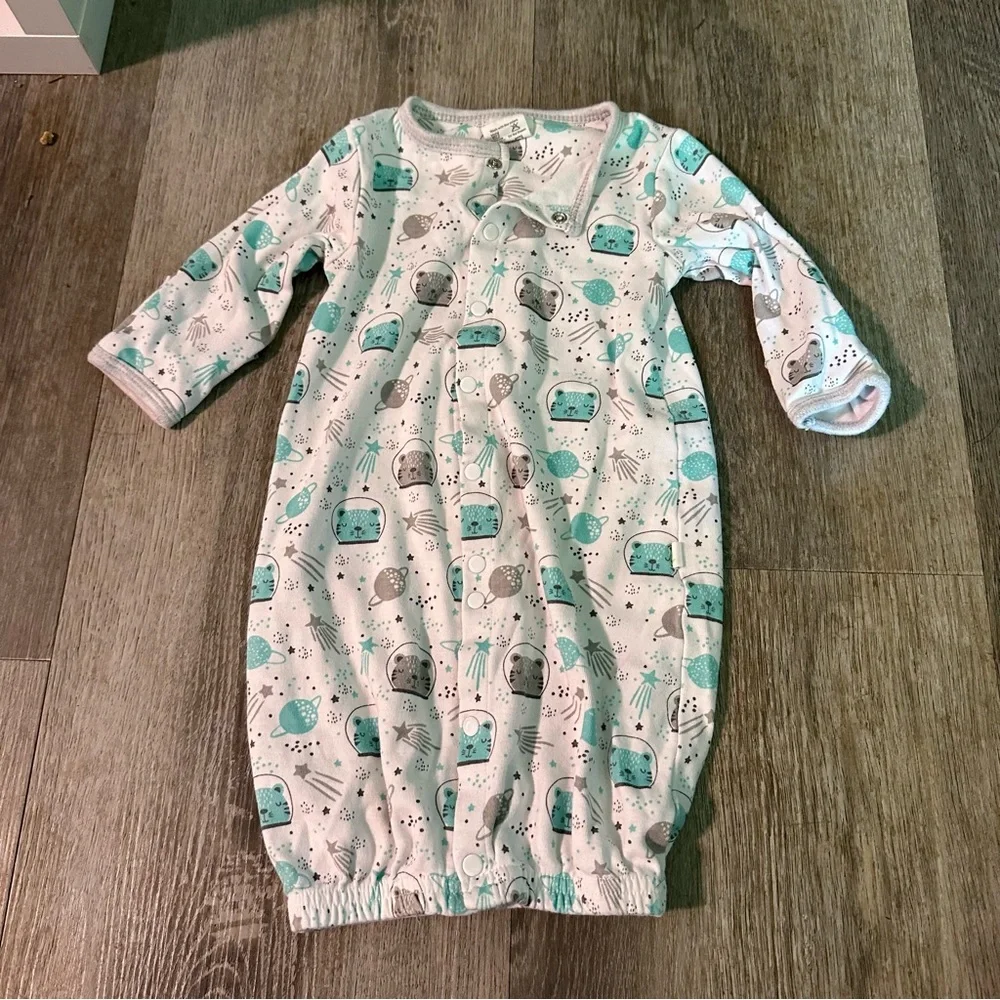 8 piece gender neutral‎ 0-3M lot